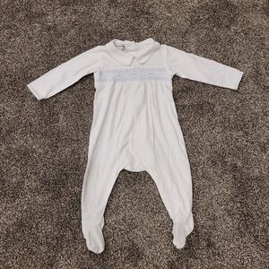Magnolia Baby White Pima Cotton Smocked Footie Sleeper 9M Peter Pan Collar Blue